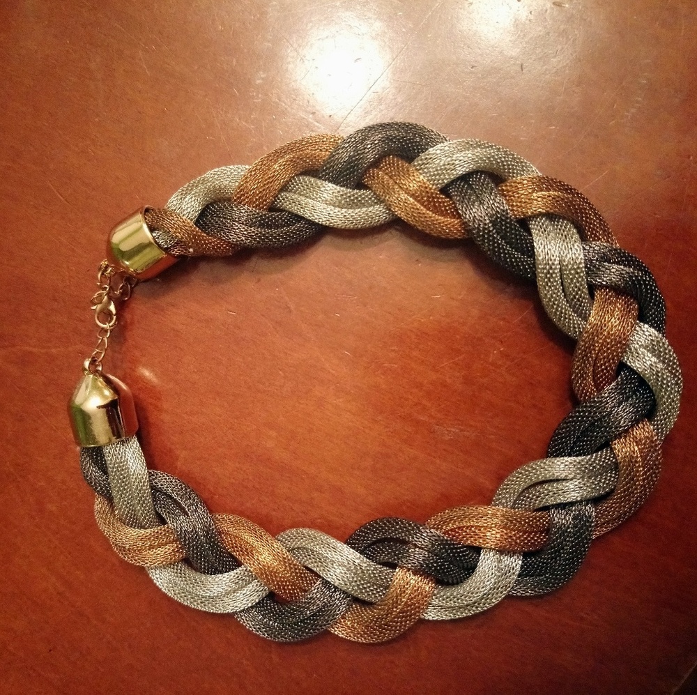 Tricolor necklace